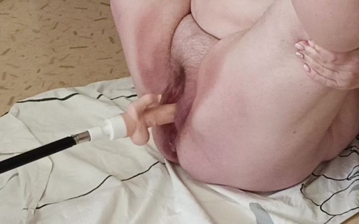 Zona901: Styvmamma med hårig fitta får en stor spruta från en...