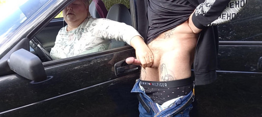 Zona901: Milf matura seduta in macchina pubblica si masturba il mio...