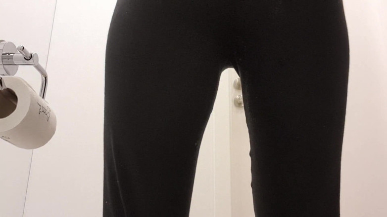 Lou-ShayenneVolpe: Peed doggy