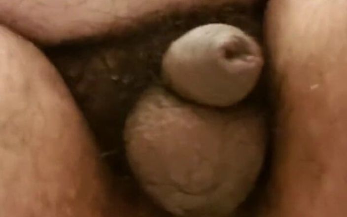 Chunky Belly Boy: Chvění břicha a robertek ve sprše