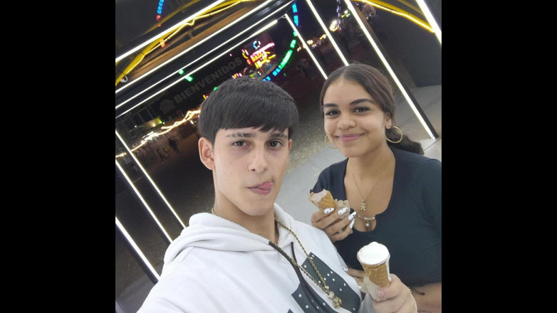 ValentinaHot10: 스페인어 블로그 - 내 큰 엉덩이 브루나 브루나 신부와 함께 산책하기 - Blo의 끝에서 놀람