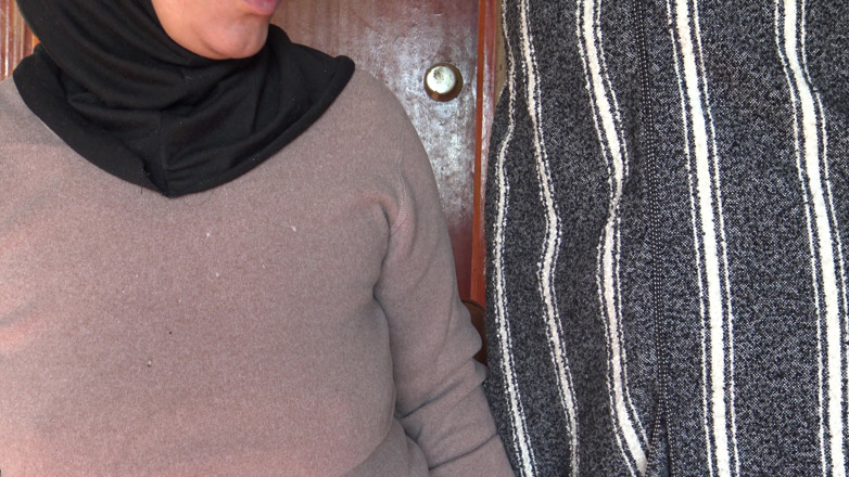 Souzan Halabi: Bisexuelle arabische cuckold-ehefrau will, dass du schwanz vor ihr lutscht