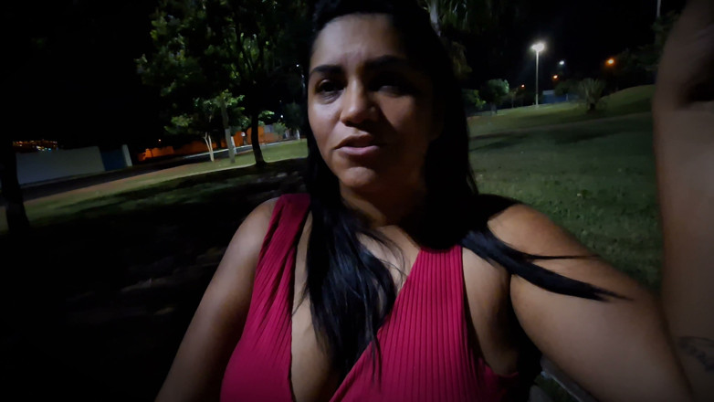 Casal Mattos: Nicoly Mattos स्क्वायर में बालों वाली चूत और बड़े स्तन दिखाती है
