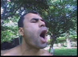 Shemale World: A hot pic nic with a horny shemale!