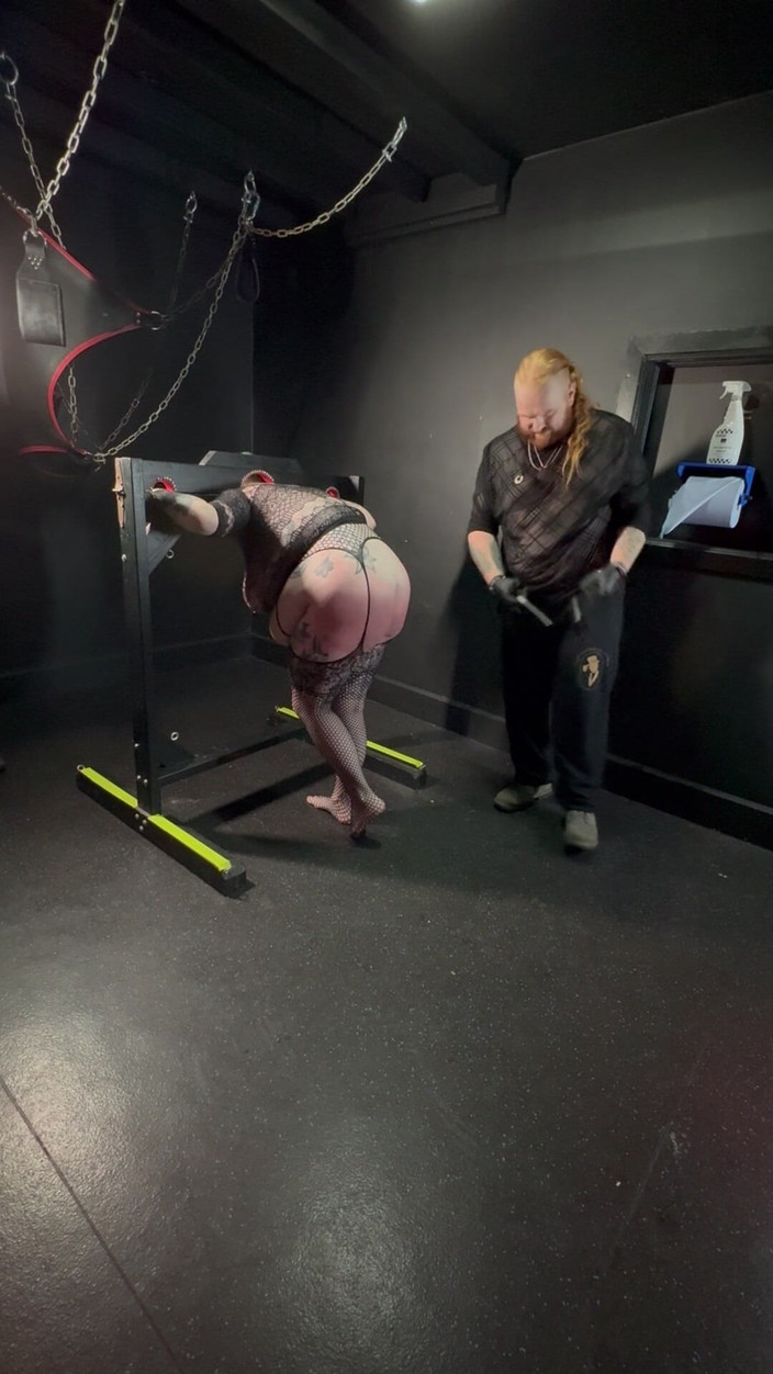 Bambi_beauty1: Zrzavý gent rozbije Bambi