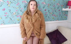 Older Woman Fun: Hayley si cewek gemuk lagi pamer toket besarnya pakai dildo...