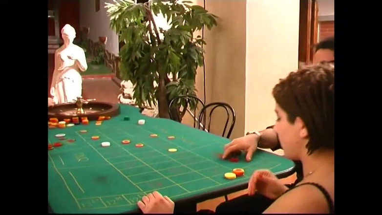 NASTY AMATEUR - Pornstar for a day: Dům pokušení