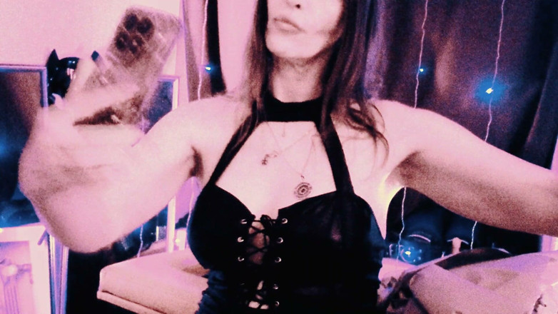 Eva Latexxx: Calda feticcio in pelle culo grosso padrona eva latex bDSM...