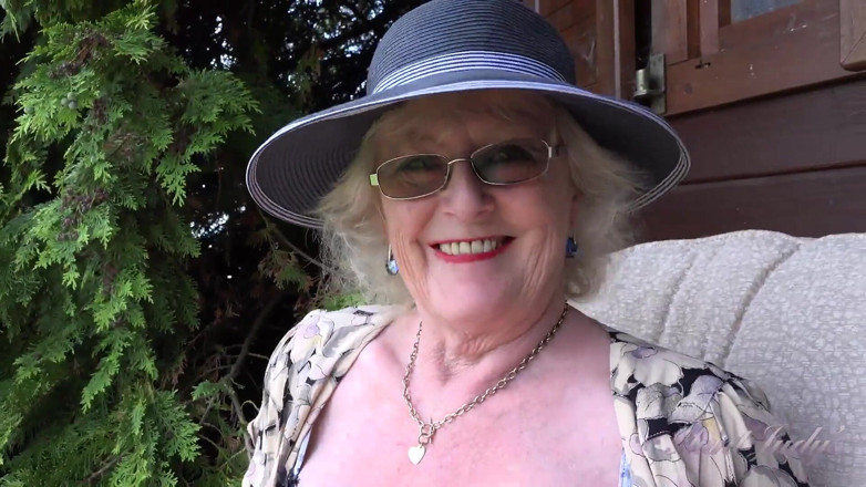 Aunt Judy's: Auntjudys - 66anni GILF matura pelosa signora claire succhia il tuo cazzo...