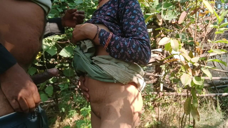 seema: Vyrobena jednoduchá bhabhi připravená na sex