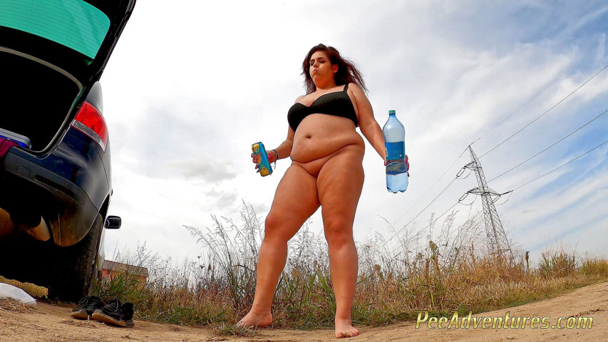 Fat brunette pee outdoor (Pee Adventures)
