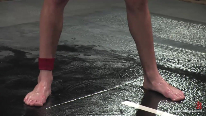 Naked Combat: John Stone vs Spencer Reed, la pareja con aceite