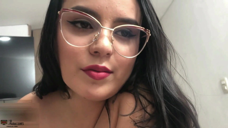 MelanieCaceres: Moje krásná nevlastní sestra jezdí na mém péru, dokud mi...