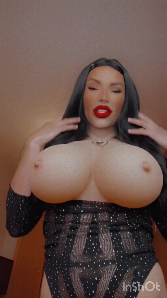 Sissy Slut Brianna: Chcete vidět moji rtěnku po celém tvém ptákovi?