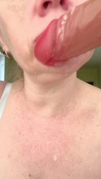 Blowjob-nahaufnahme (nachahmung)
