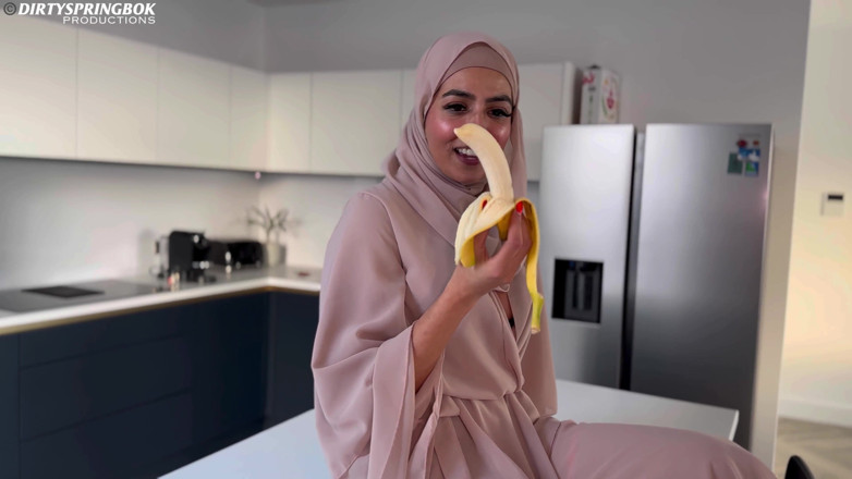 Aaliyah Yasin: Głodna muzułmańska dziewczyna łamie ją szybko z BBC