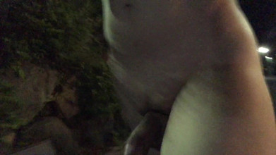 publicerection: Gå runt med en naken erektion vid midnatt - 0502