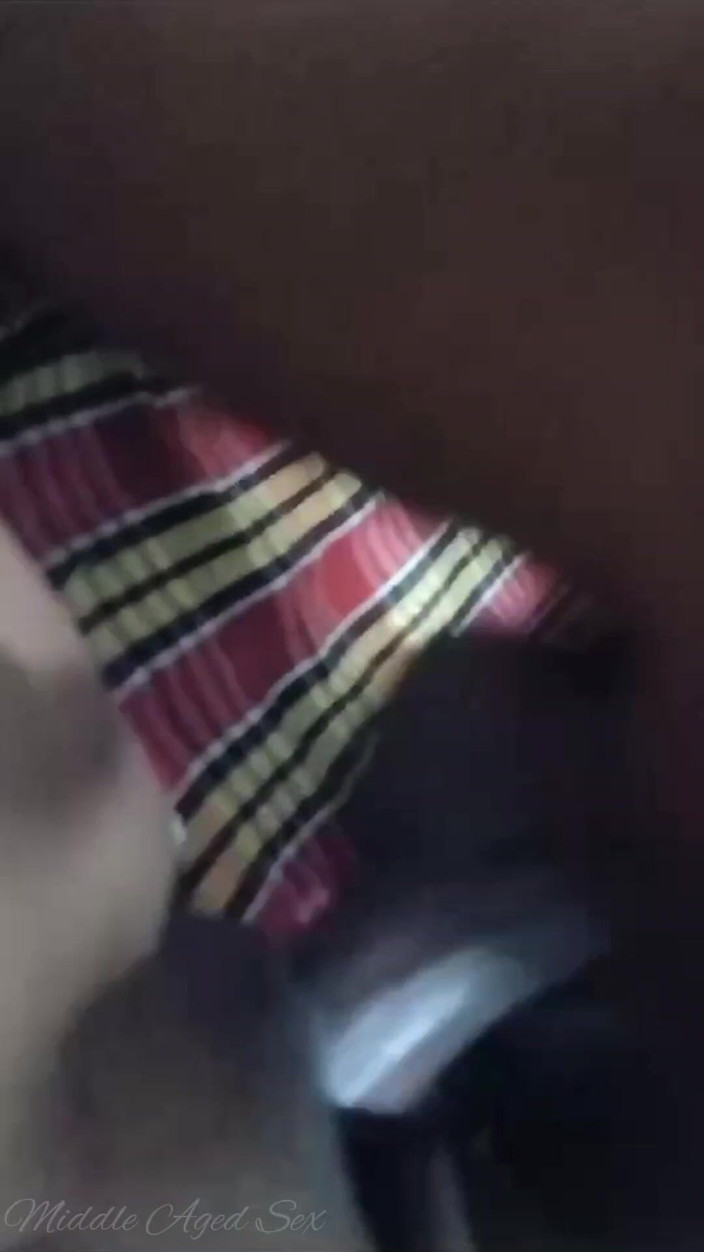 Middle Aged Sex: Indická domácí služka podvádí se mnou sex po úklidu domu