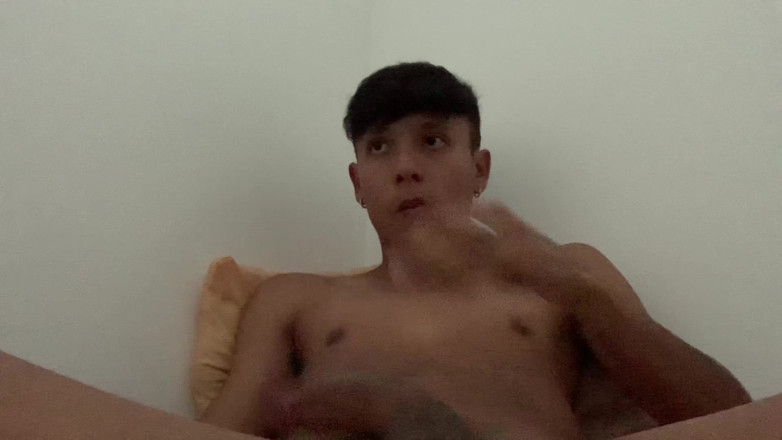 Rhua lima: Twink 男孩在他年长的继兄弟房间里自慰和射精