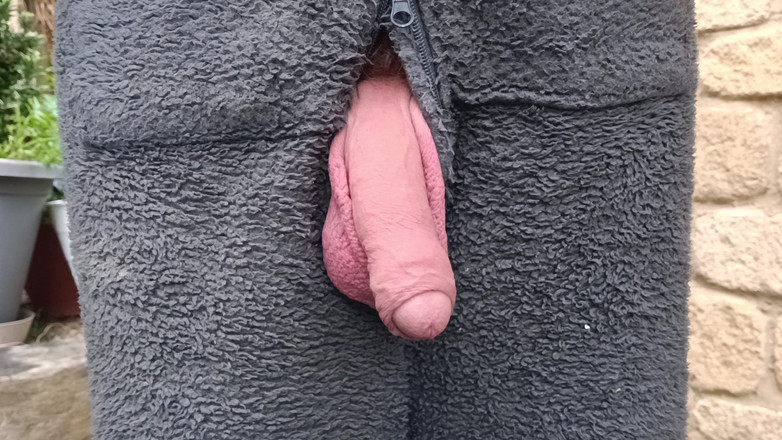 Rockardglans: Big Cock Close up Outdoor Onesie Wank Kapie spust