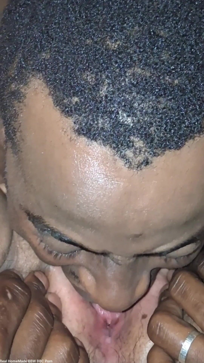 Real homemade BBW BBC porn: Úžasný intenzivní křičící orgasmus manžílek klitoris lízání kundičky jazyka šukání