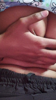 Hermosa en interior