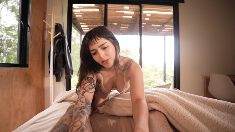 DaliaMorgan: Mijn vriendin neukt me als ik wakker word