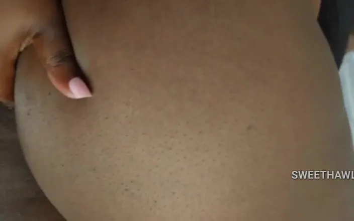 Sweethawly: She Used Lubricant on Her Fat Pussy and Anal, I...