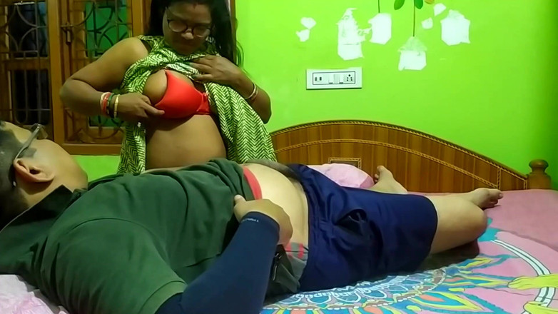 Popmini: Indické bhabhi amatérské domácí desi sex video