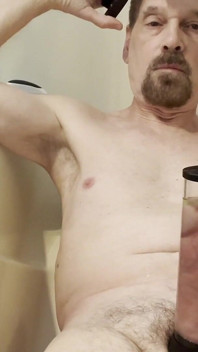 Stepdaddy Pumped and Pissing.