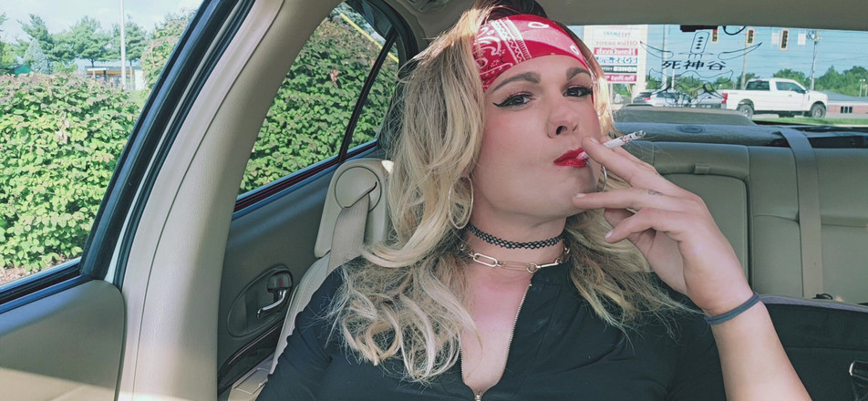 Darkfetish2k: Kylie hatunlar sigara içiyor fetiş araba oyunu