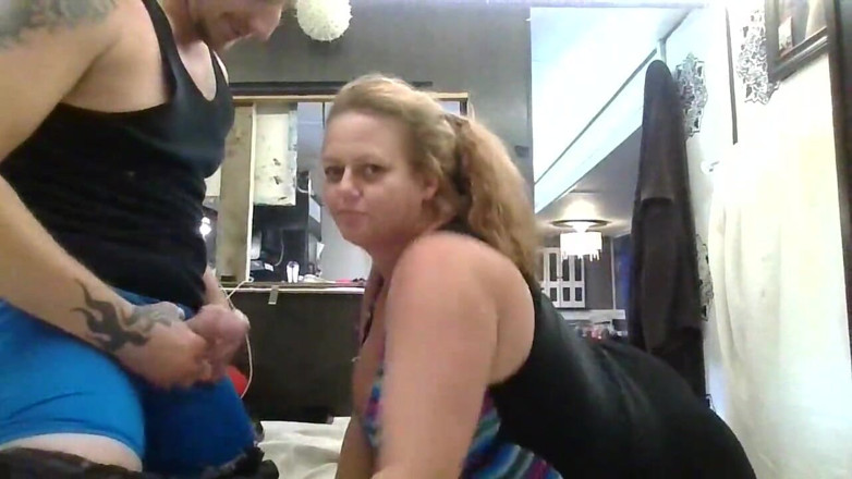 Deep Throat MYLF: Sexy bbw sousedka mi kouří