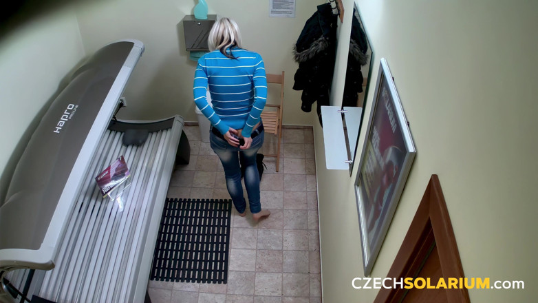 Czech Solarium: Tsjechisch Solarium 65: schitterend poesje wijd uitgespreid in het solarium