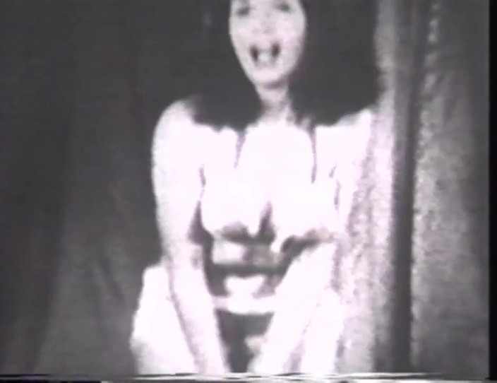 Vintage megastore: काले बाल वाली की पुराने जमाने की कपड़े उतारना