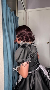 가짜 글로리홀에서 딜도로 연습하는 Sissy Maid 서비스