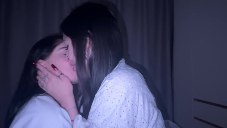 LuchCrush: सबसे जुनूनी रफ लेस्बियन सेक्स