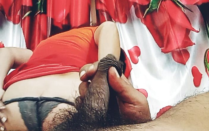 Bolly Karma: Puta suja adora ter um pau mais jovem e duro...