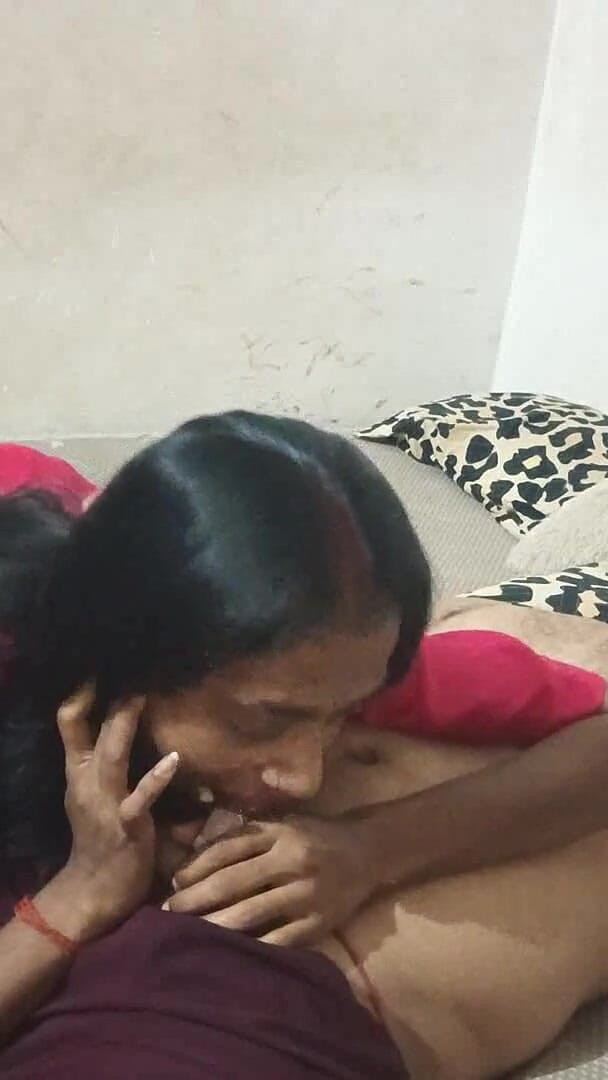 Truefuker: Desi Bhabhi Having Sex with Neighbor