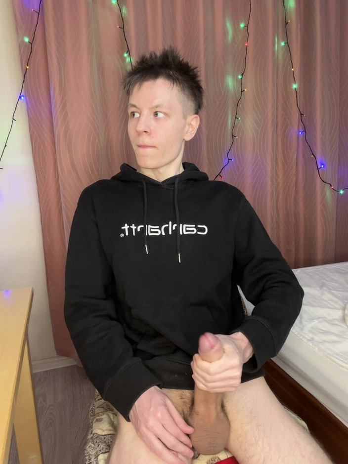 Morflot24: Twink - próstata amarra durante intensa bomba de mão solo