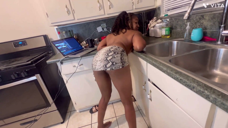 Fijii pornbox: Fijii pornbox a anal sexy boneca Str8rich possuída
