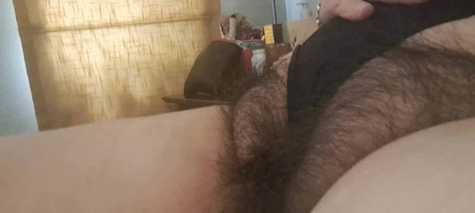 Mommy big hairy pussy: Pizda grasă, păroasă și sexy a mamei vitrege