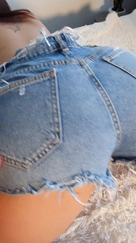 He Fucks Me in My Hot Jeans