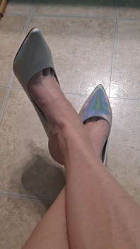 Zwisające buty stiletto