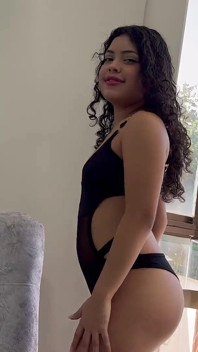 Fiica mea vitregă, Ashley Amber, a început să lucreze la The Blue după ce a fost divulgat un videoclip cu ea la facultate