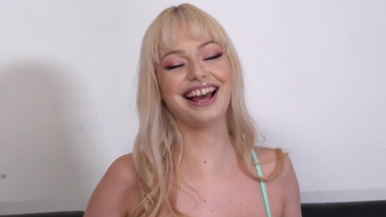 PornDudeCasting: Jessica Starling