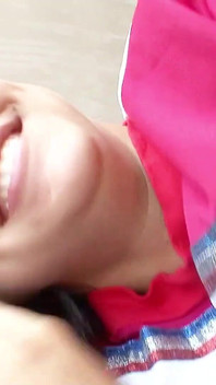 집에서 제대로 따먹히는 마른 치어리더 소녀