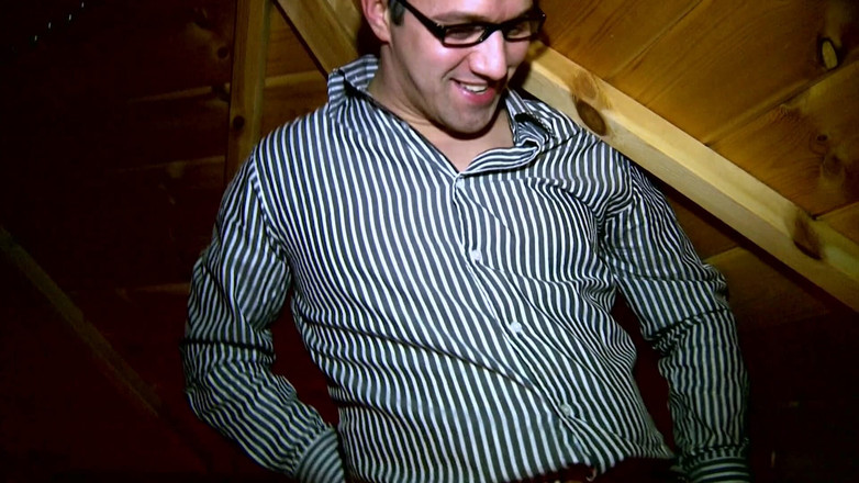 Horny girls want to fuck: Blonda Bombshell tachinează pula în mașina de lux