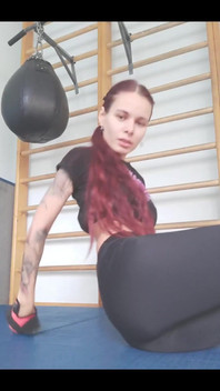 She Loves to Show off