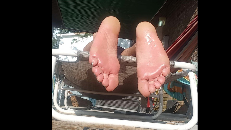 Midsouth Foot Fetish: Mina oljiga sulor att rycka av för gå av och...