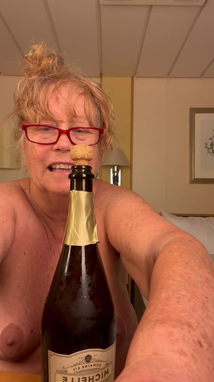 Big Ass 4 U: Ninenin her zaman xxx ikramları var